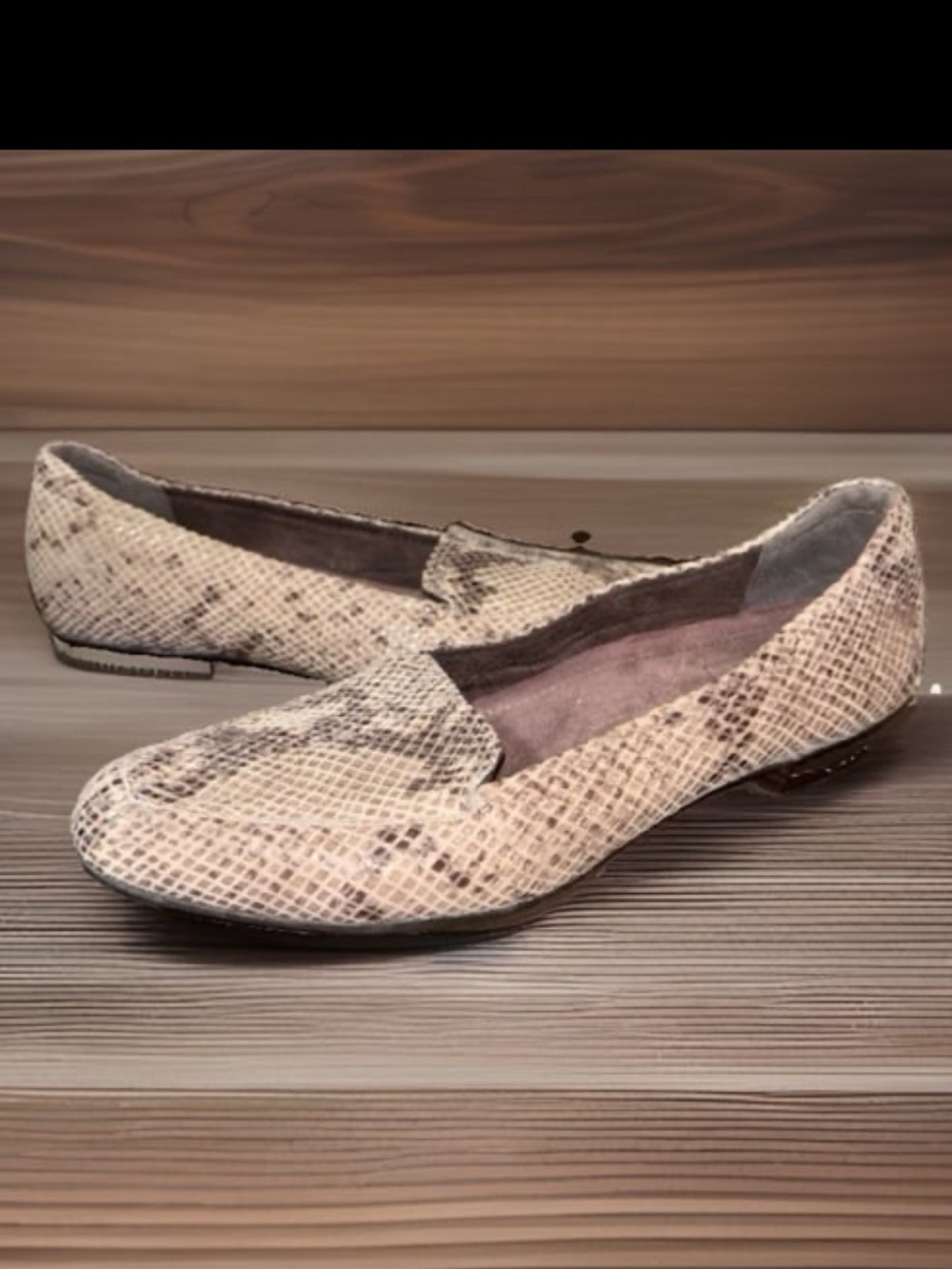 Clarks Active Air Everyday Comfort Snakeskin Loafers, Women’s size 10